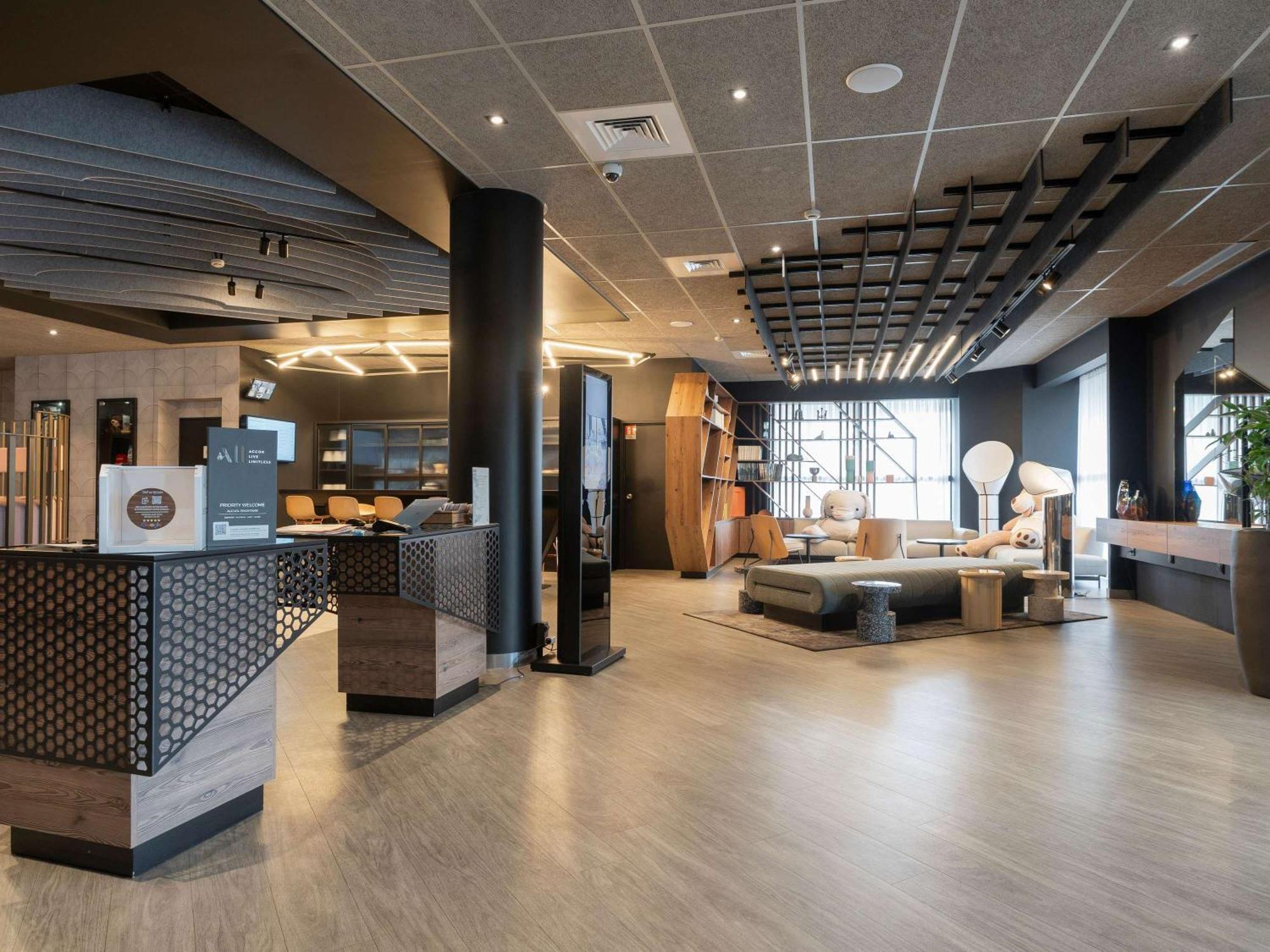 Novotel Poitiers Site Du Futuroscope Чассенеуил-Ду-Поитоу Экстерьер фото